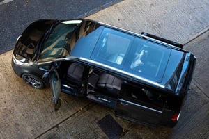 Auckland: Privat luksustransport til / fra byen i Mercedes Van