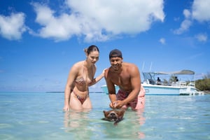 Nassau: Swimming Pigs, Snorkel and Lunch by Speed Boat