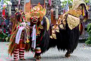 Bali: Barong-dans, kunsthåndværkslandsbyer og Tegenungan-tur