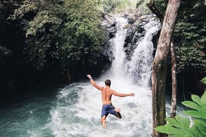 Bali: Salto de penhasco nas cachoeiras de Gitgit e excursão ao terraço de arroz