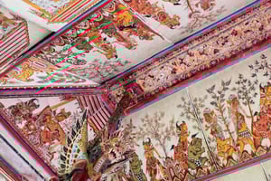 Bali: murales históricos, jardín de hadas y templo de la cueva de los murciélagos