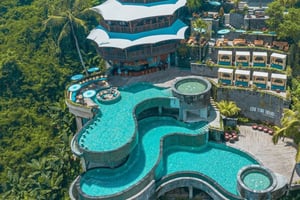 Bali: Kintamani Cafe, Waterfall, Temple and Cretya Ubud Tour