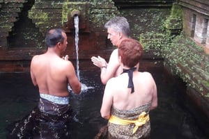 Bali: Melukat-Ritual, Mittagessen im Dorf & Wasserfall