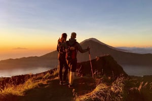 バリ：バトゥール山サンライズ・トレック & バトゥール湖カヌーツアー
