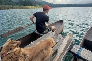 Omvisning til fots i skogen på Bali