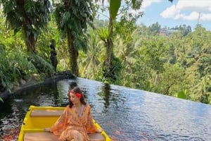 Bali: Naturgynge og afslapning i Koi-havebåd med frokost