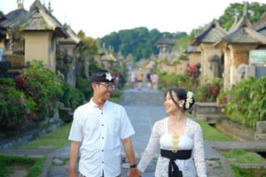Bali: Penglipuran Village Traditional Outfit Experience