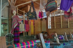 Бали: балийское ткачество в деревне Сидемен