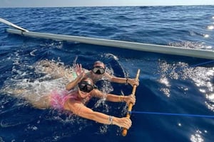 バリ島/ロビナ：プライベートまたはグループでの日の出イルカシュノーケリングツアー