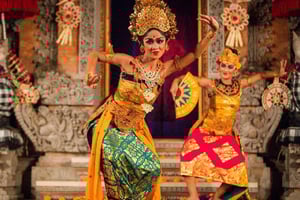 バリ島ウブド宮殿レゴンダンスショー チケット