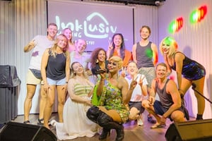 Canggu: Spettacolo di drag queen con cena opzionale