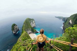 Scopri la bellezza della costa orientale di Nusa Penida con una guida locale