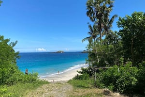 Dulce Lahangan, Tirta Gangga y Playa Virgen