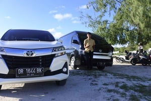 Lombok: auto privata con autista