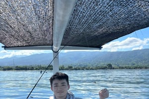 Lovina: Viagem de pesca privada, observação de golfinhos e cascata