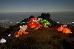 Mount Rinjani vandringsresor 3D/2N topp, sjö, varma källor