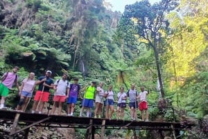 MUNDUK: Dagsomvisning med jungelvandring