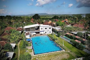 レンボンガン島：マンタとマンボウと一緒に楽しむスキューバダイビング旅行