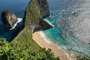 Nusa Penida: Private Car Hire with Local Guide
