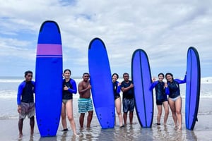 Seminyak: 2 timmars surflektion i Seminyak för alla nivåer