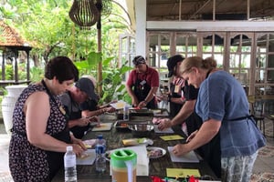 Seminyak: Corso di cucina balinese e tour del mercato