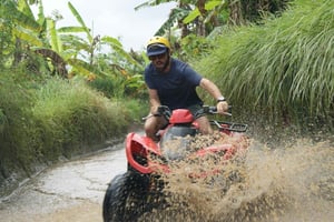 Ubud : Aventure sur la rivière Beji en quad avec pistes privées