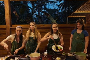 Ubud: lezione di cucina serale e cena in fattoria biologica