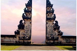 Ubud: Visita a la Puerta del Cielo Lempuyang, Palacio del Agua y Cascada