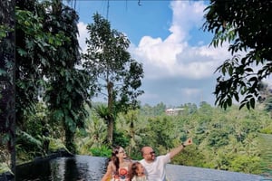 Ubud: sesión de fotos con peces koi, bosque de los monos y piscina infinita