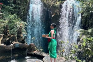 Ubud: Swing, Purification, and Coffee Tour by Motorbike