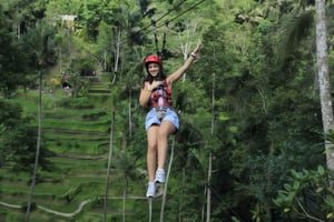 Ubud: Zipline, vandfald og Tirta Empul-templet – dagstur