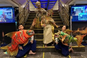 Bangkok: Alangka luksus Chao Phraya middagskrydstogt