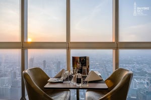 Bangkok: Baiyoke Sky dinerbuffet Crystal Grill 82e verdieping