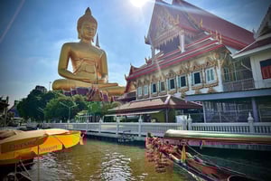 Bangkok: il Grande Buddha di Paknam e giro in barca panoramico