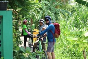 Bangkok: Bike and Canal Boat Tour with Lunch