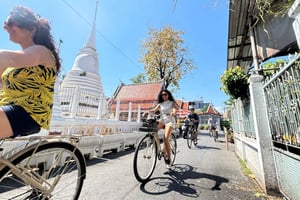 Bangkok: Cykel, båt och mattur i Thonburi