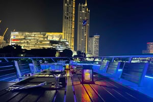 Bangkok: crociera con cena a buffet sul fiume Chao Phraya