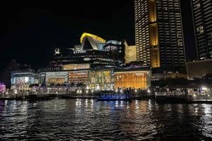 バンコクチャオプラヤ川クルーズとインド料理ビュッフェディナー