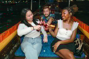 Bangkok: Kvällskryssning på Chao Phraya-floden med longtail-båt