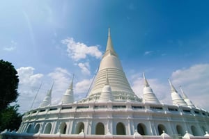 Bangkok: mercado de flores, templo e bênção de monge