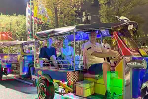 Nattvandring i Bangkok: Mat, tempel och Tuk-Tuk
