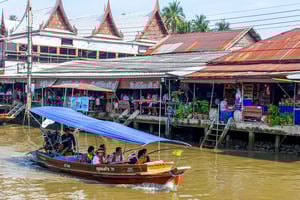 Bangkok: Alquiler de coches privados al Mercado Flotante de Amphawa