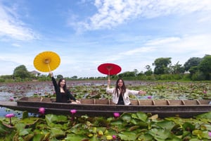 Bangkok: Punainen lootusmarkkinat ja muinainen Ayutthaya -päiväretki