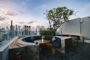 Bangkok: Sky on 20 Rooftop Bar With Free Flow Drinks