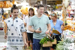 Bangkok: White Lotus Thai Cooking Class with Market Tour