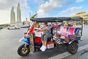 Bangkok: TUK TUK Twilight Cultures Market and Food Taste