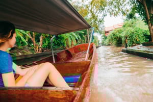 ダムヌンサドゥアック・フローティングマーケット：ロングテールボート乗船体験