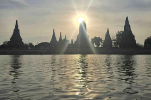 Fra Bangkok: Ayutthaya eftermiddagsro og bådtur