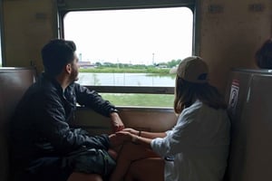 Del ferrocarril a la vía navegable: Explorando el Ferrocarril y el Mercado Flotante