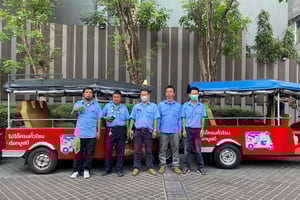 バンコクで運転手付きのプライベートEトゥクトゥクをレンタル